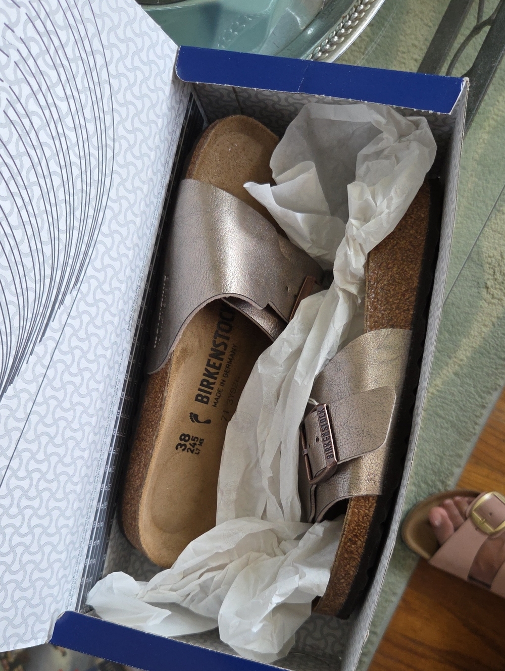 Brand New Birkenstock Catalina Metallic Bronze Single Strap Slide - Picture 7 of 7